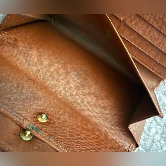 Louis Vuitton Monogram Sarah Trifold Wallet - Picture 7 of 9